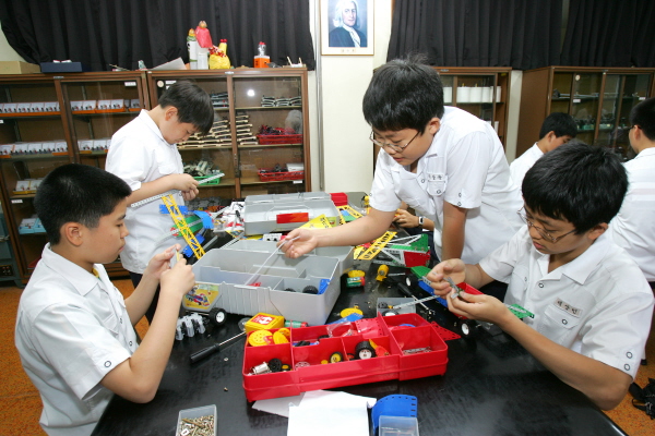 광철중 창작로봇조립