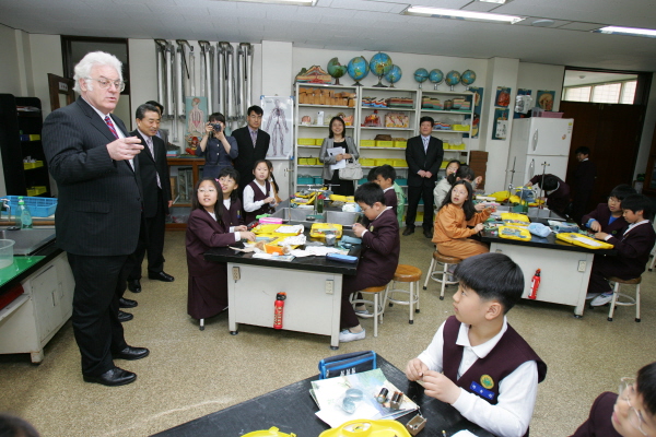 포항서초 러플린총장 방문